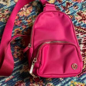 NEW CONDITION-Lululemon Everywhere Sling Bag 2L in Berry Rumble
